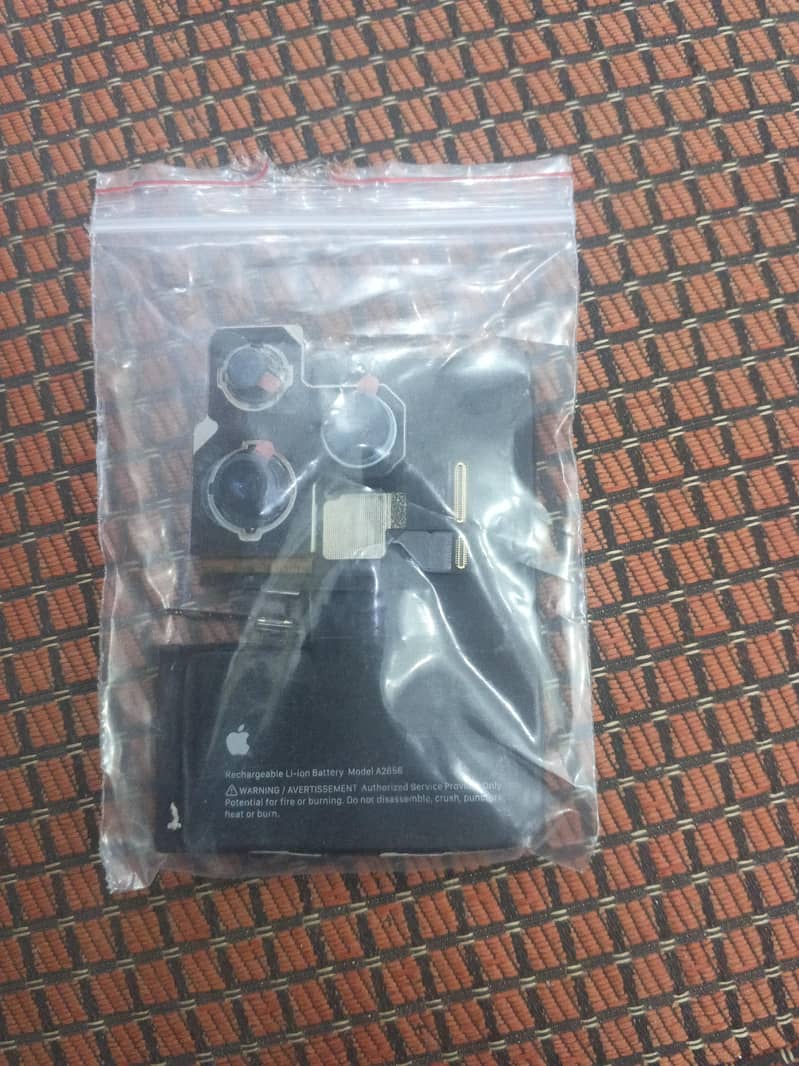Apple iPhone 13 Pro 0