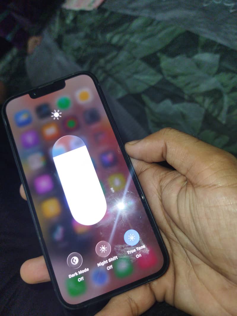 Apple iPhone 17e 3