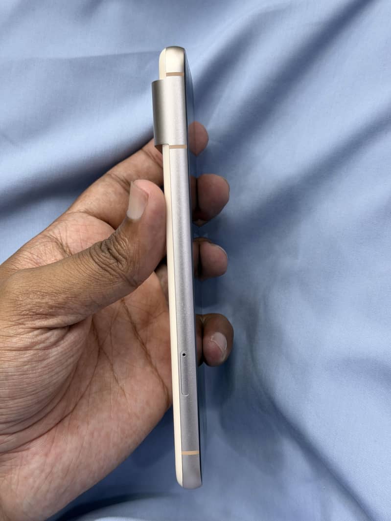 Google Pixel 8 2