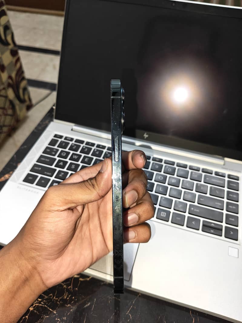 Apple iPhone 12 Pro Max 4