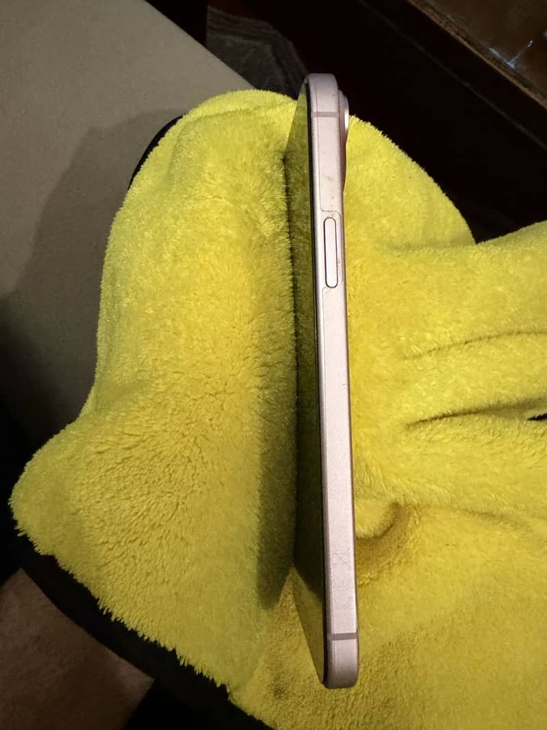 Apple iPhone 15 plus 2