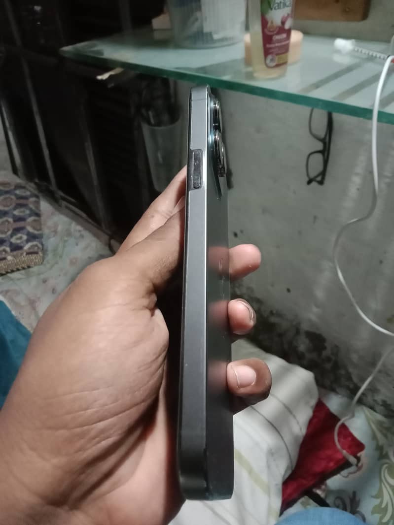 Apple iPhone 13 Pro Max 3