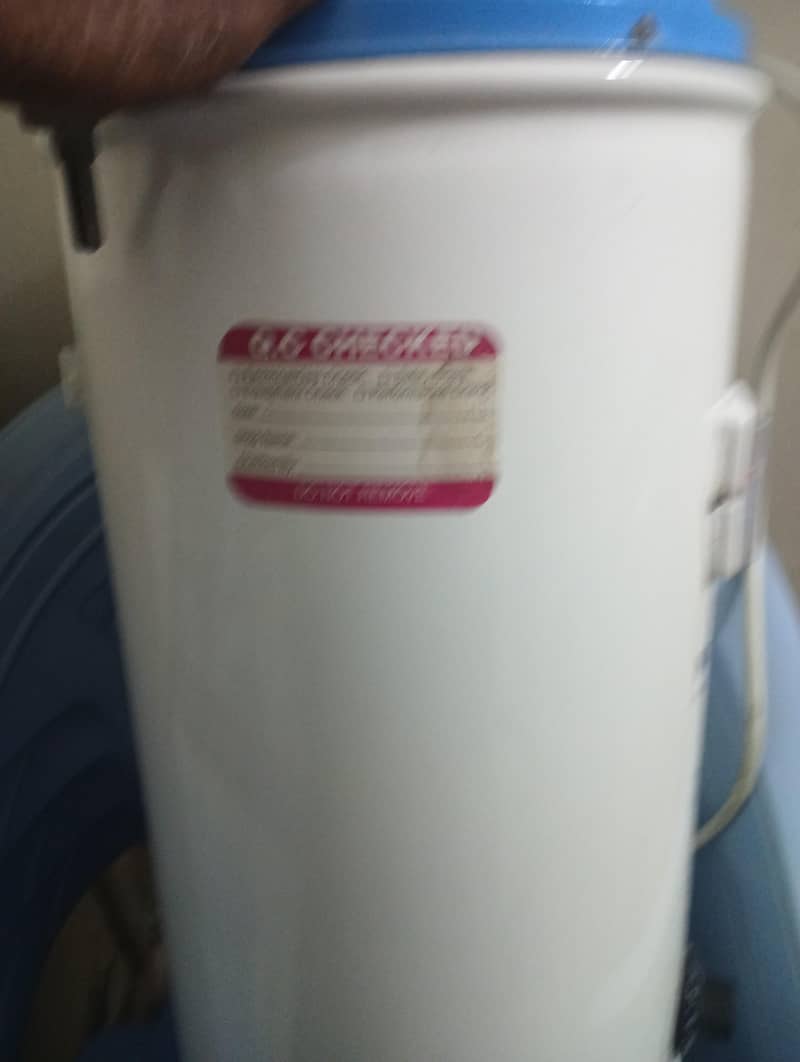 DELAX  Electeaic gyaser 15ltr 3