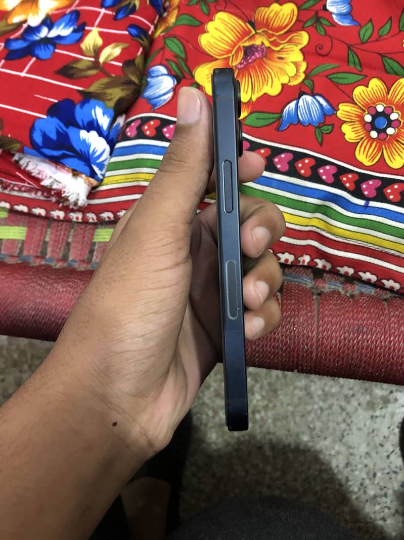 Apple iPhone 12 mini 3