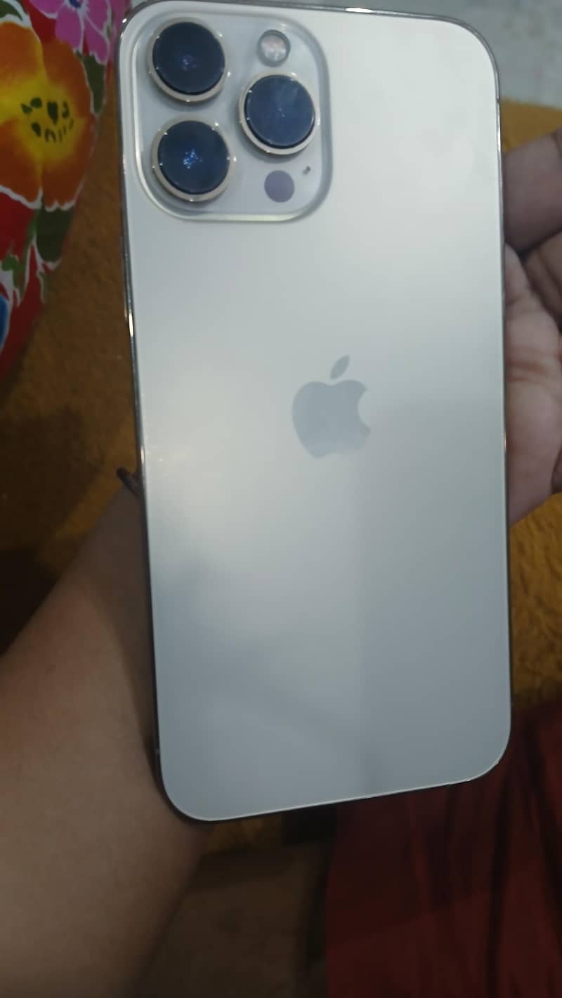 Apple iPhone 13 Pro Max 3