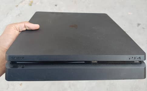 PlayStation 4 Slim 13.52 Jailbreak with Games Installed