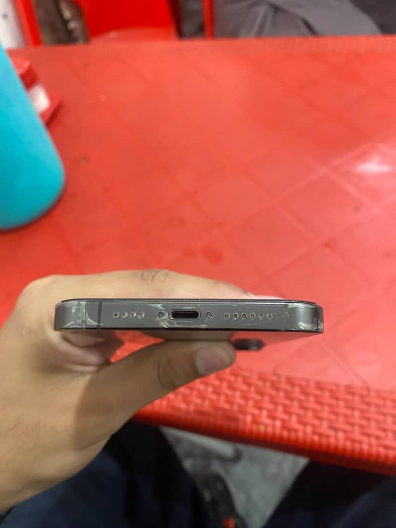 Apple iPhone 13 Pro Max 1