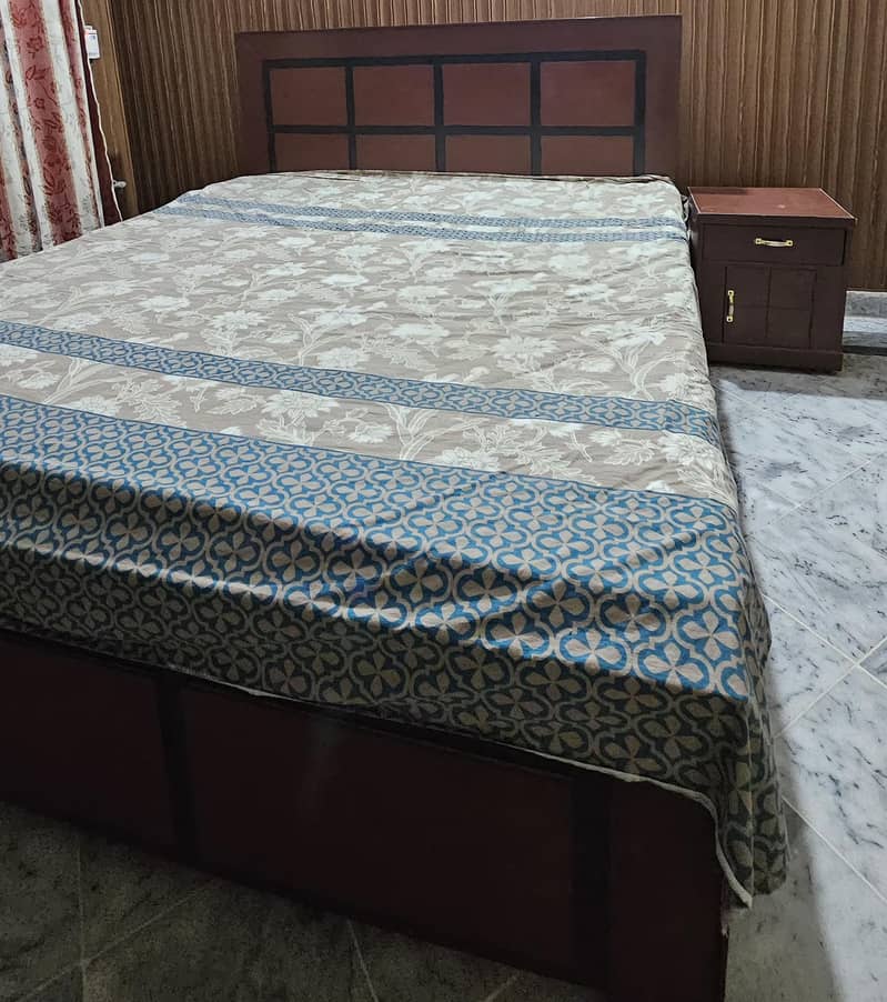 Bed with 2 side tables and dressing table 1