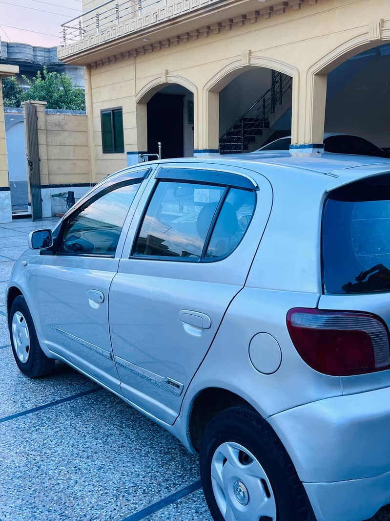 Toyota Vitz 2000 2