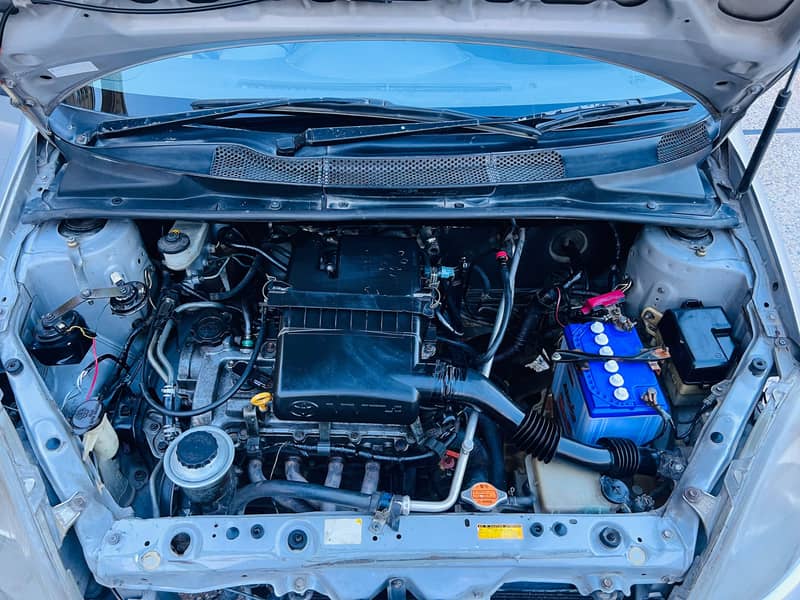 Toyota Vitz 2000 6