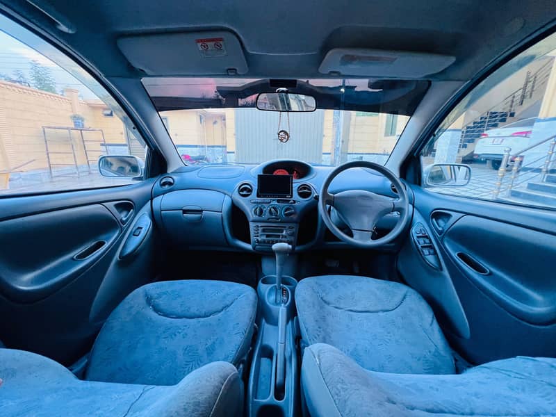 Toyota Vitz 2000 10