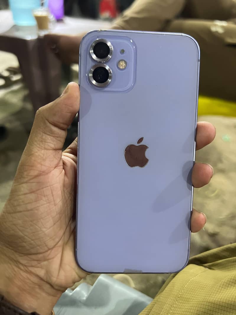 Apple iPhone 12 1