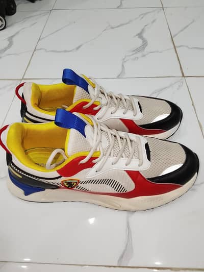 Ferrari joggers shoes condition 10/9 (03217268852)