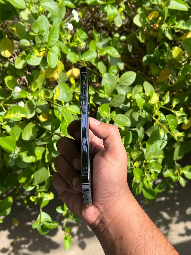 Apple iPhone 14 Pro Max 2