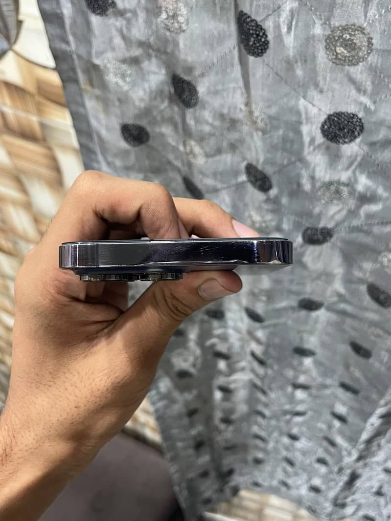 Apple iPhone 14 Pro Max 8