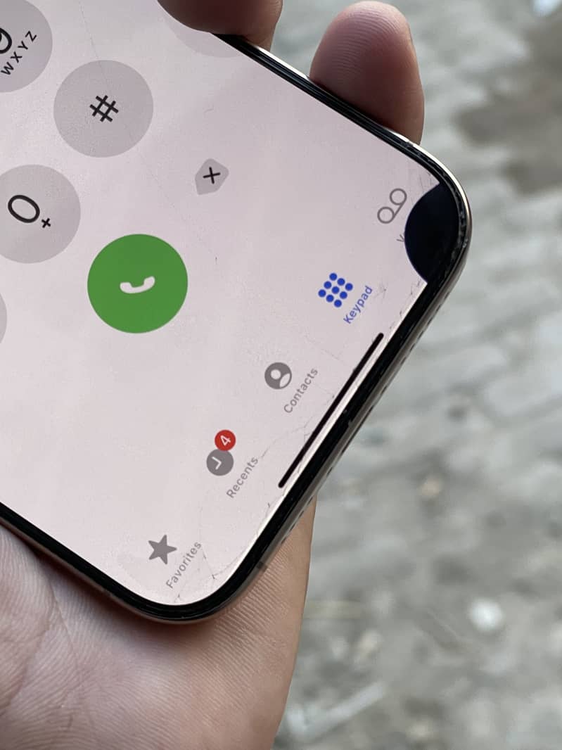 Apple iPhone 16 Pro Max 1