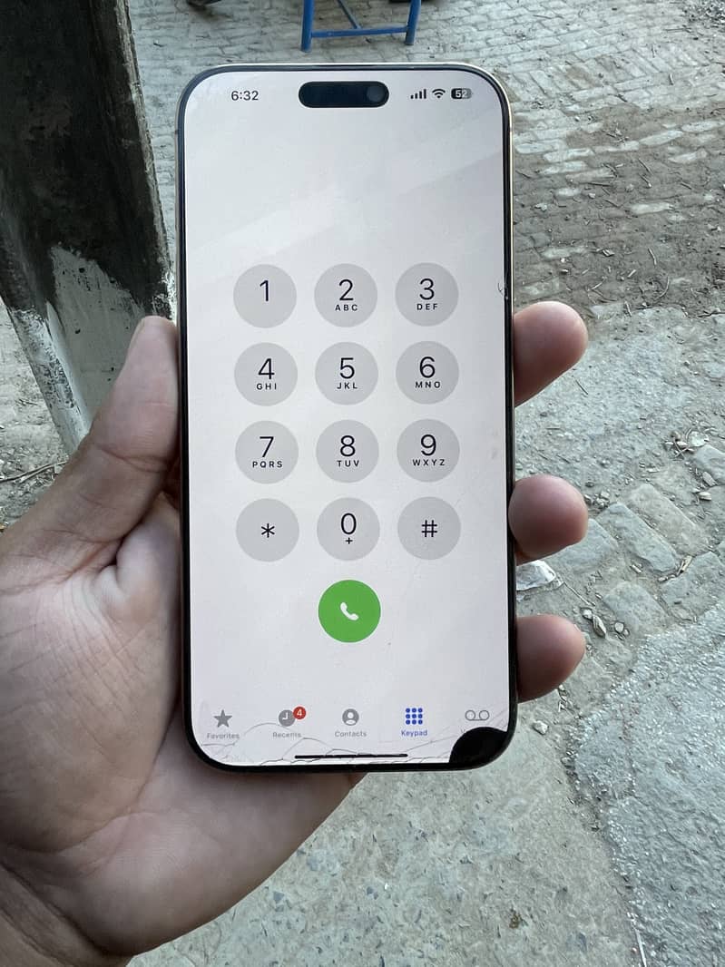 Apple iPhone 16 Pro Max 3