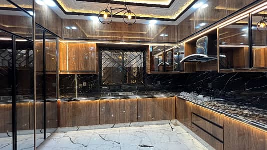Prime Location Al Rehman Phase 2 - Block B House Sized 5 Marla For sale