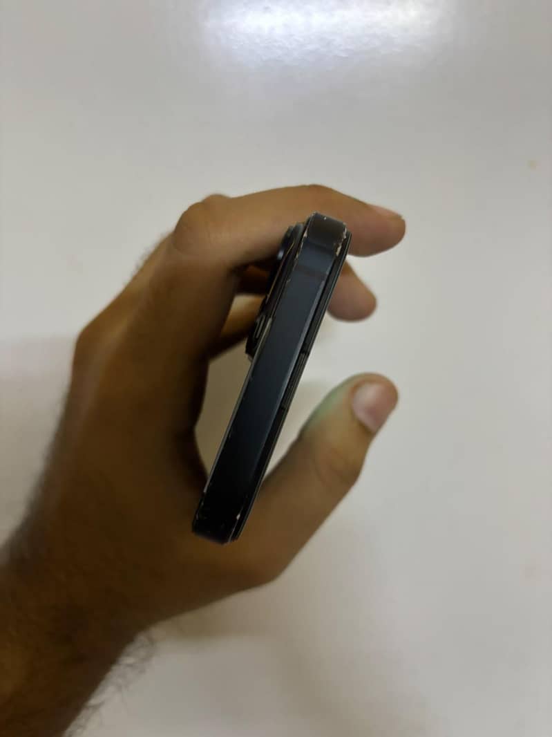 Apple iPhone 14 4