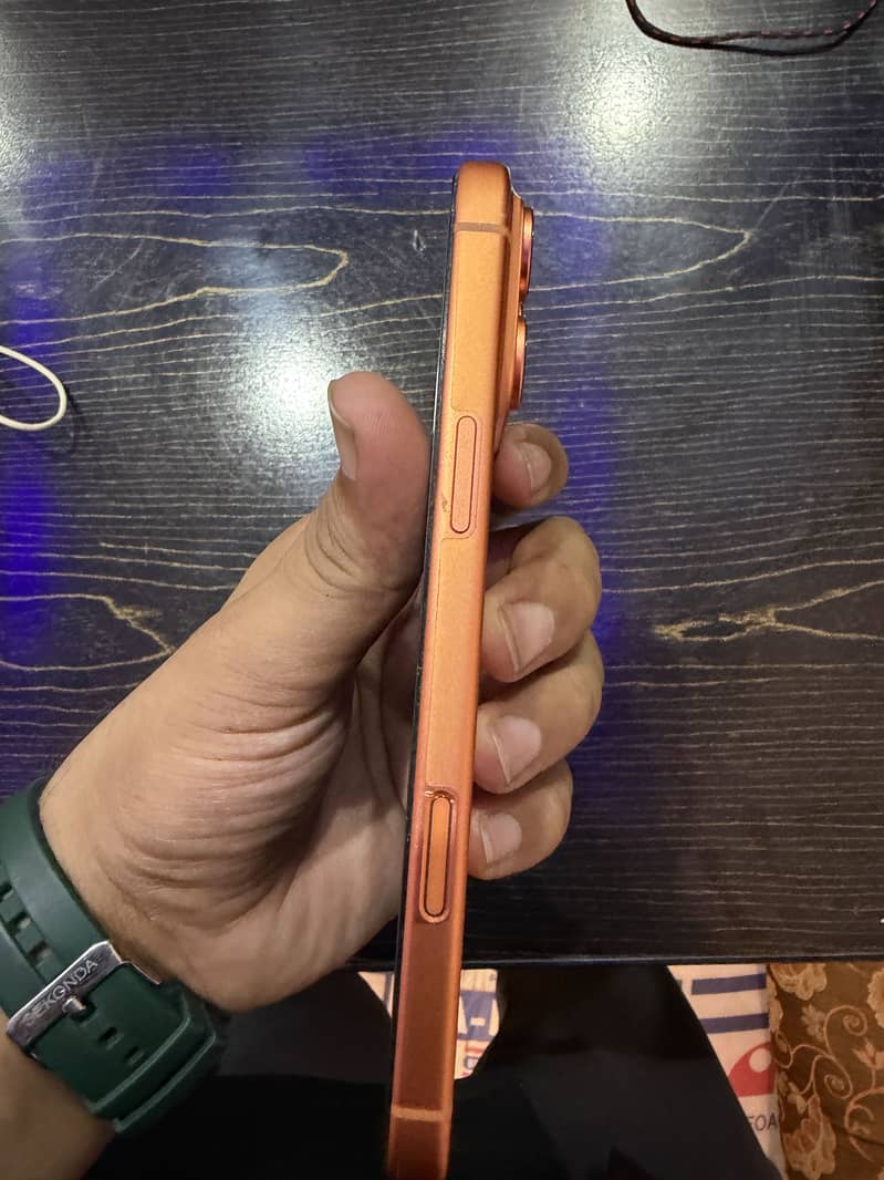 Apple iPhone 17 Pro Max 11