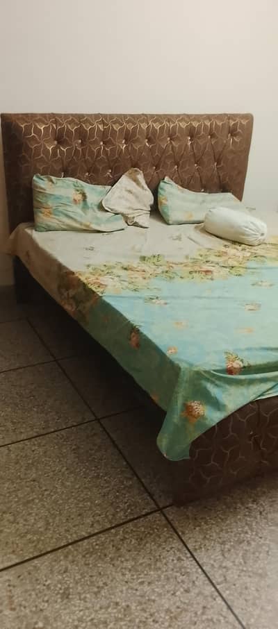 Double bed with metress