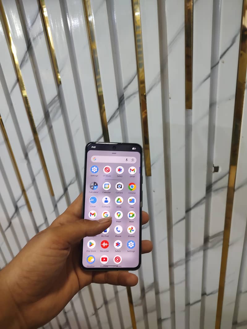 Google Pixel 8 5