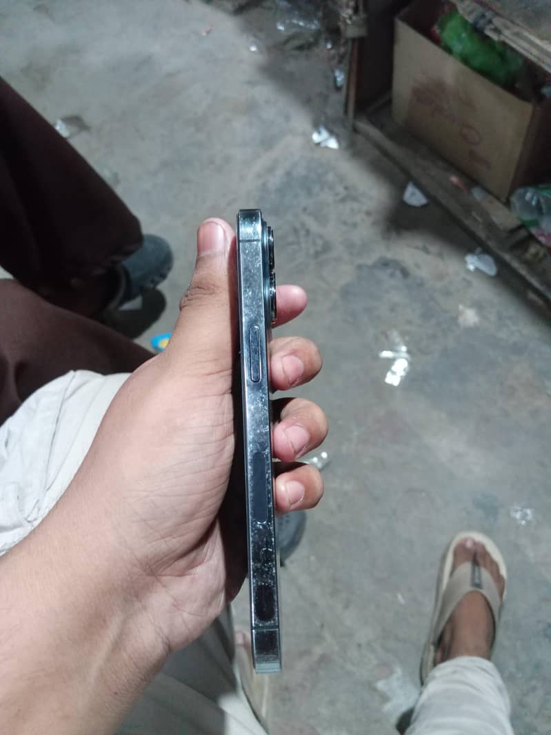 Apple iPhone 13 Pro 1