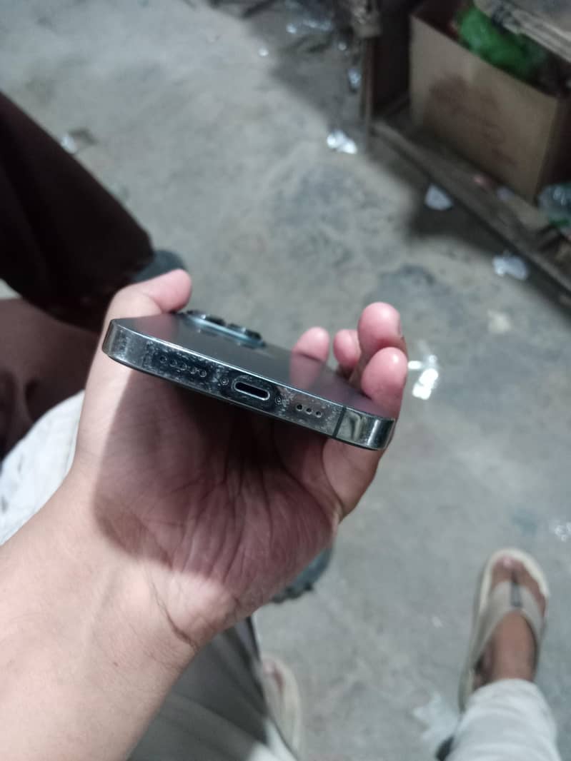 Apple iPhone 13 Pro 2