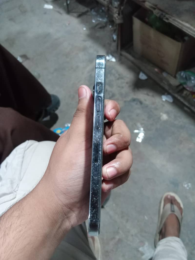 Apple iPhone 13 Pro 3