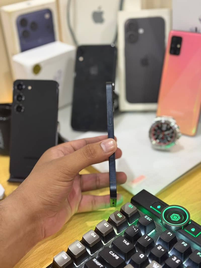 Apple iPhone 13 1