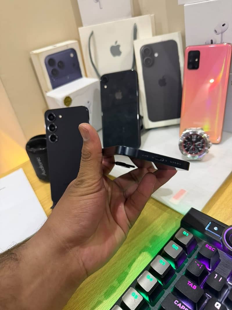 Apple iPhone 13 6