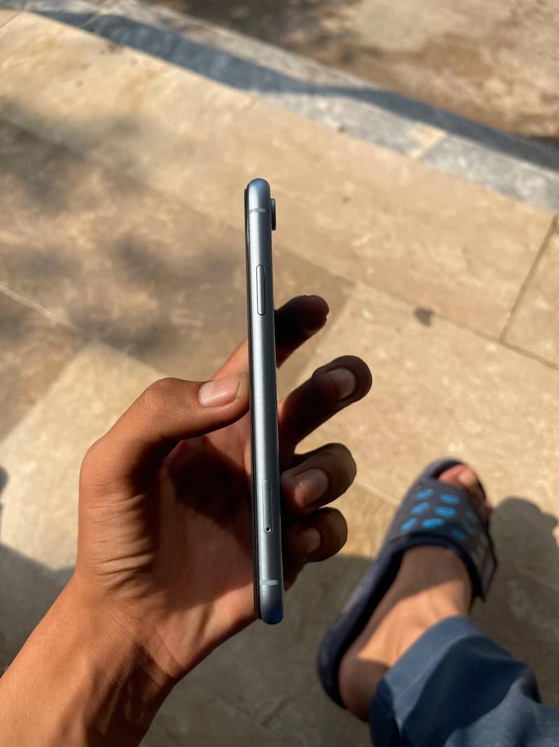 Apple iPhone XR 1