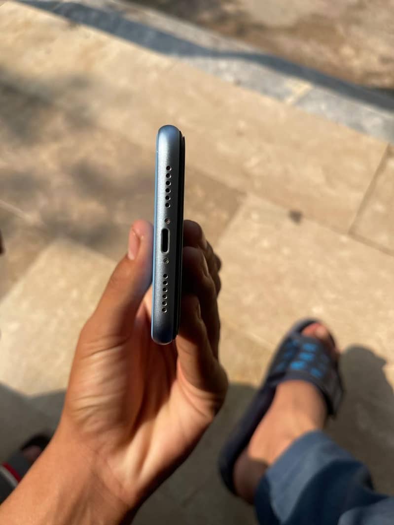 Apple iPhone XR 2