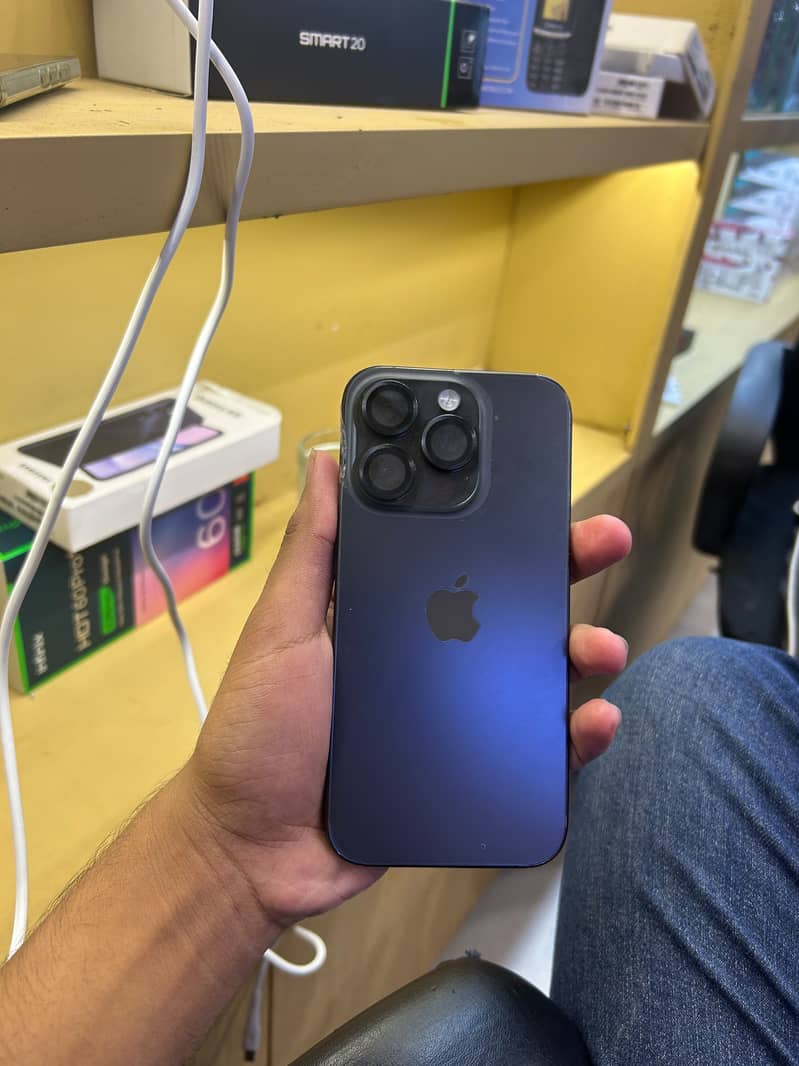 Apple iPhone 15 Pro 4