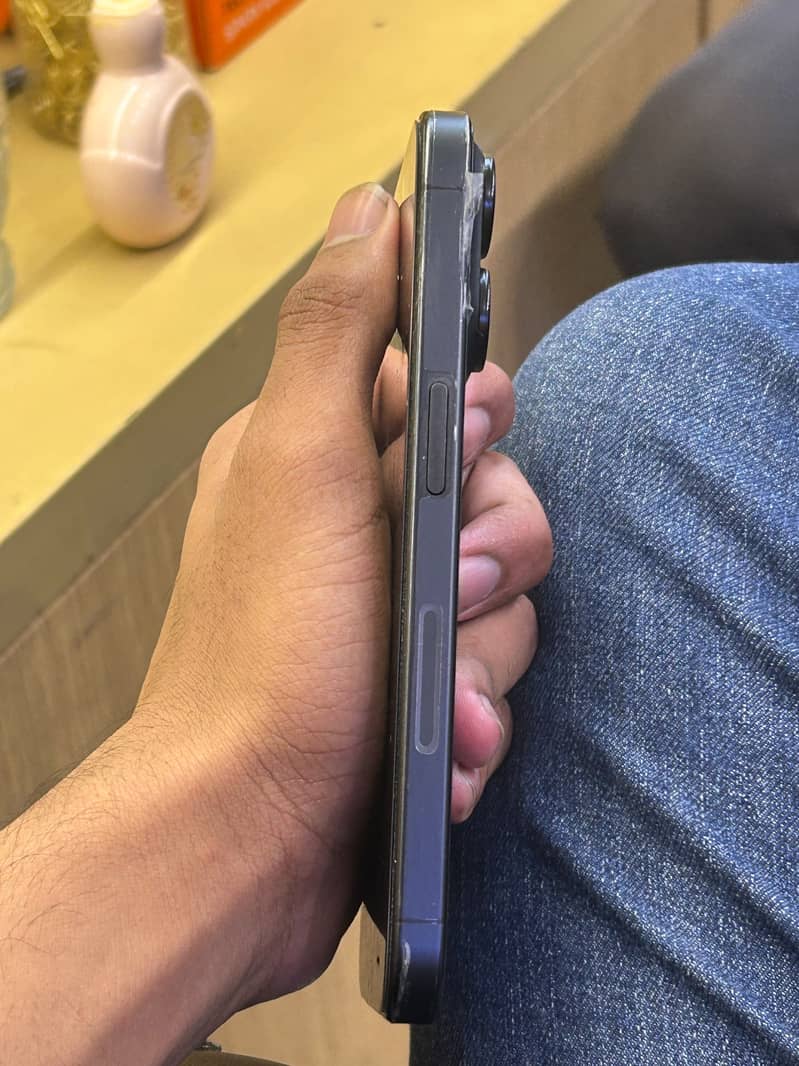 Apple iPhone 15 Pro 6