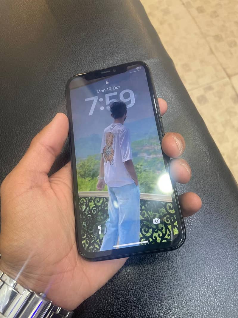 Apple iPhone 11 Pro 1