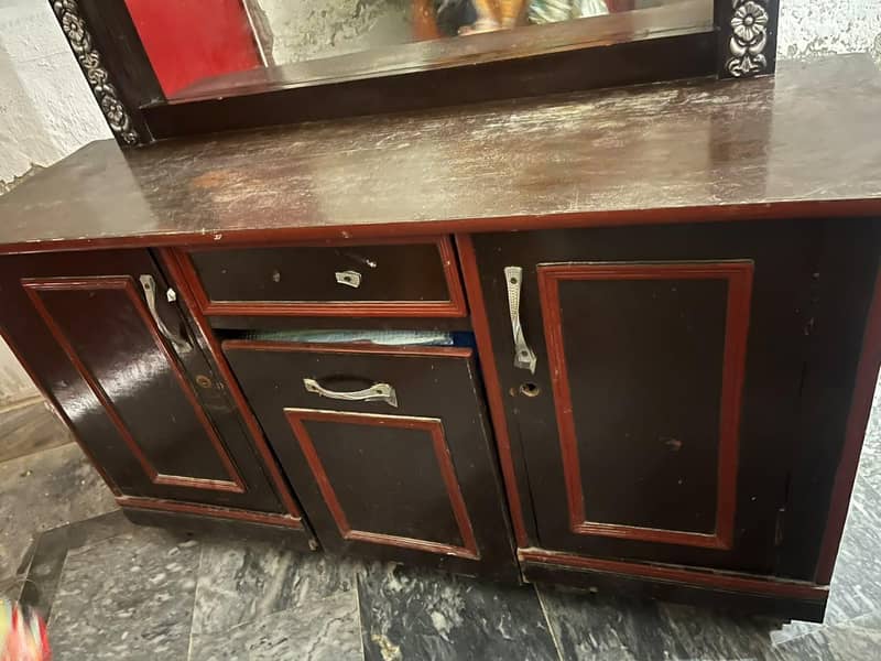 بیڈ +سایڈ ٹیبل+ڈرسینگ ٹیبل+شوکیس+استری سٹینڈ+ریل+ سوفا سیٹ گول ٹیبل 13