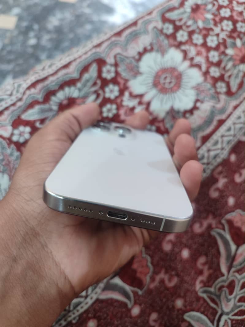 Apple iPhone 15 Pro 5