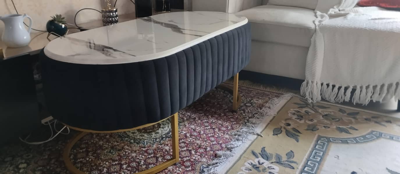 Center Table 0