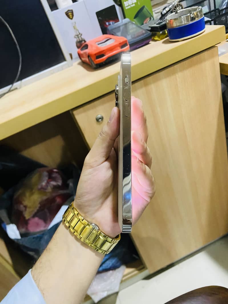 Apple iPhone 14 Pro Max 3