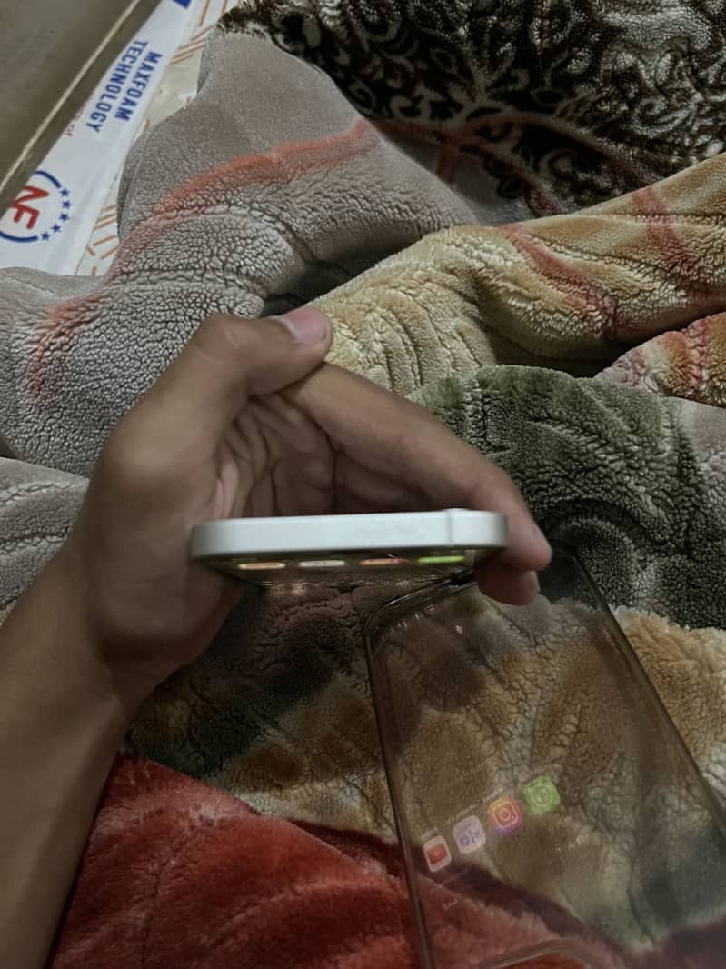 IPHONE 12 6