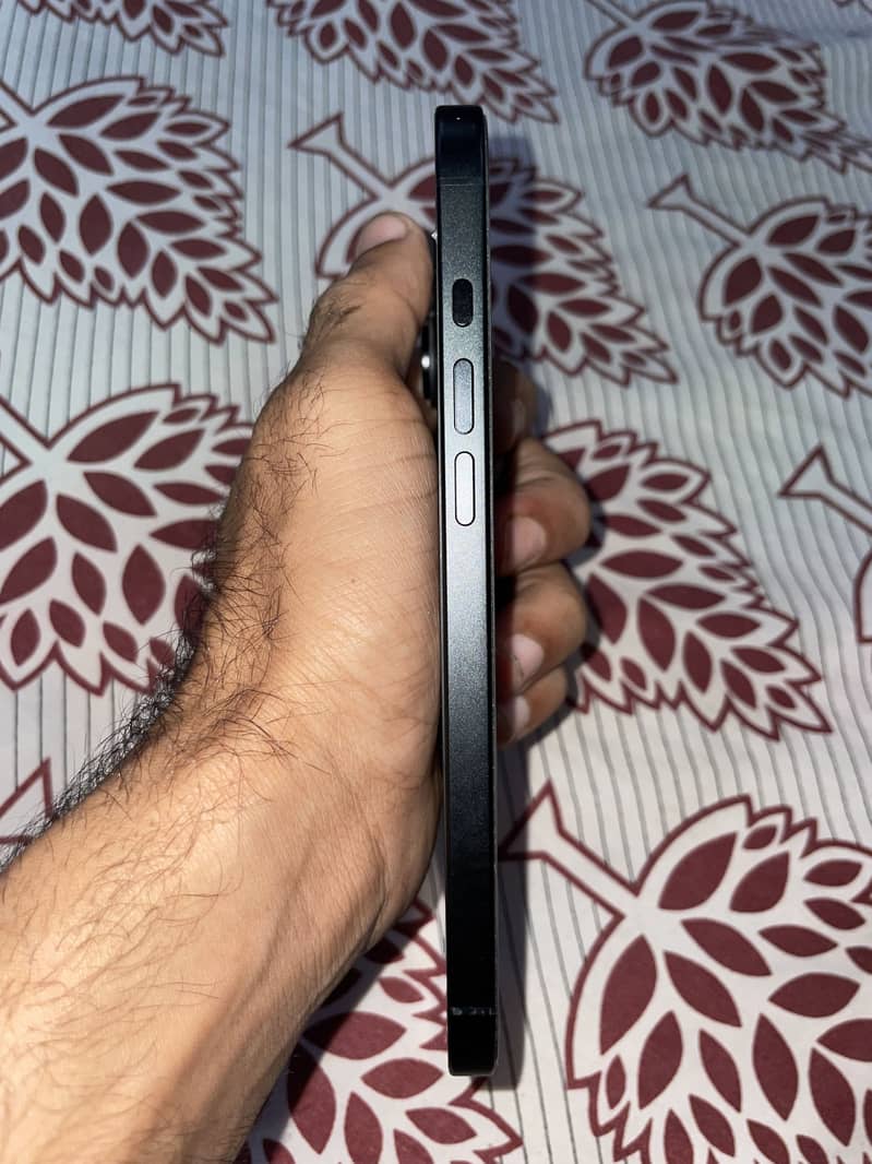 Apple iPhone 16 Plus 2