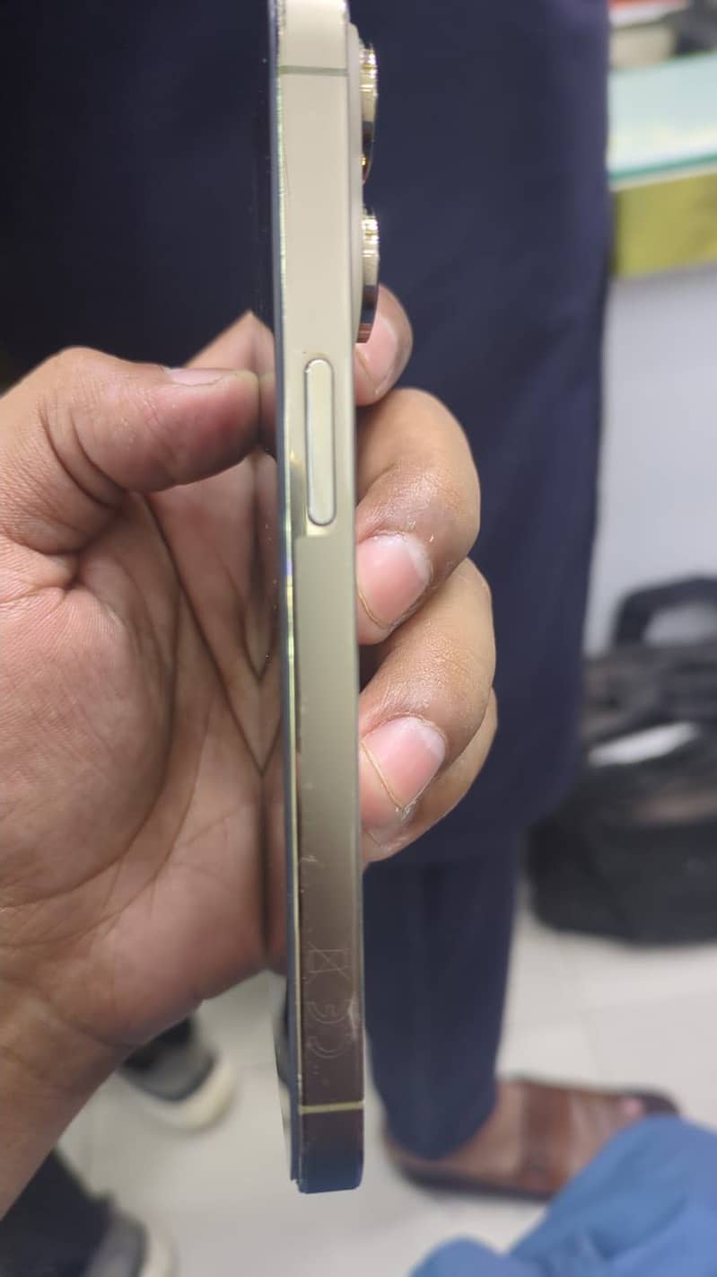 Apple iPhone 14 Pro 1