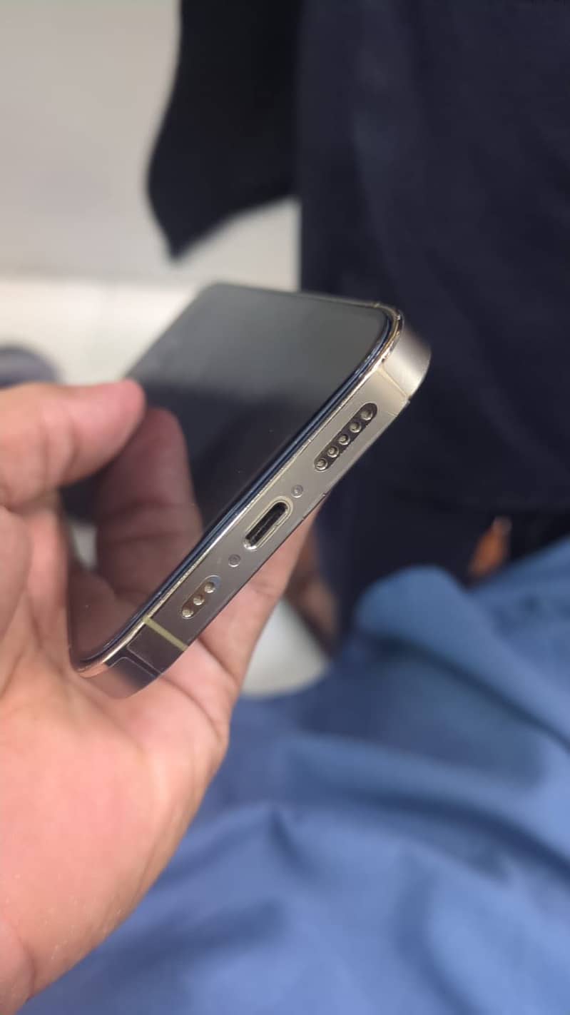 Apple iPhone 14 Pro 4