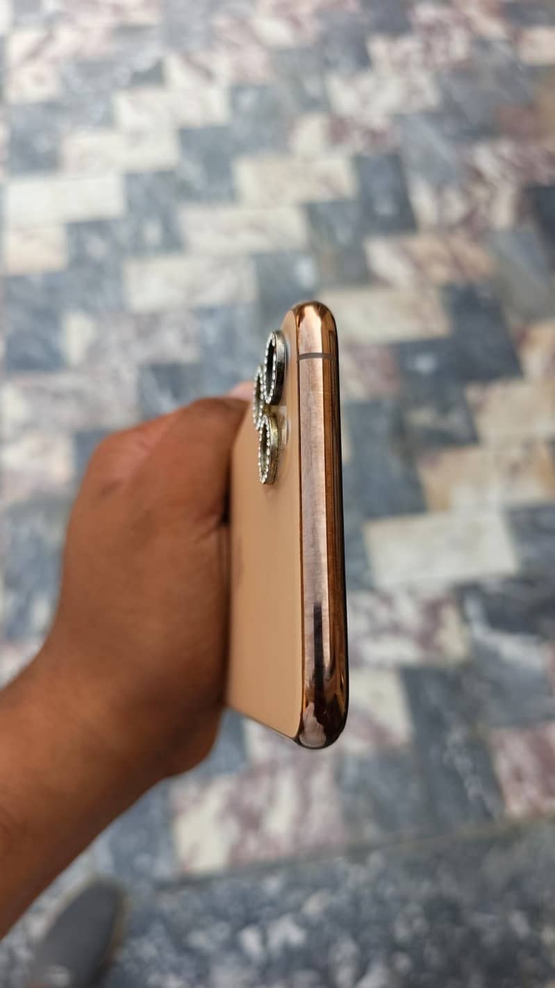 Apple iPhone 11 Pro Max 0