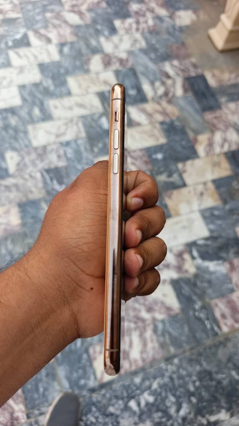 Apple iPhone 11 Pro Max 3