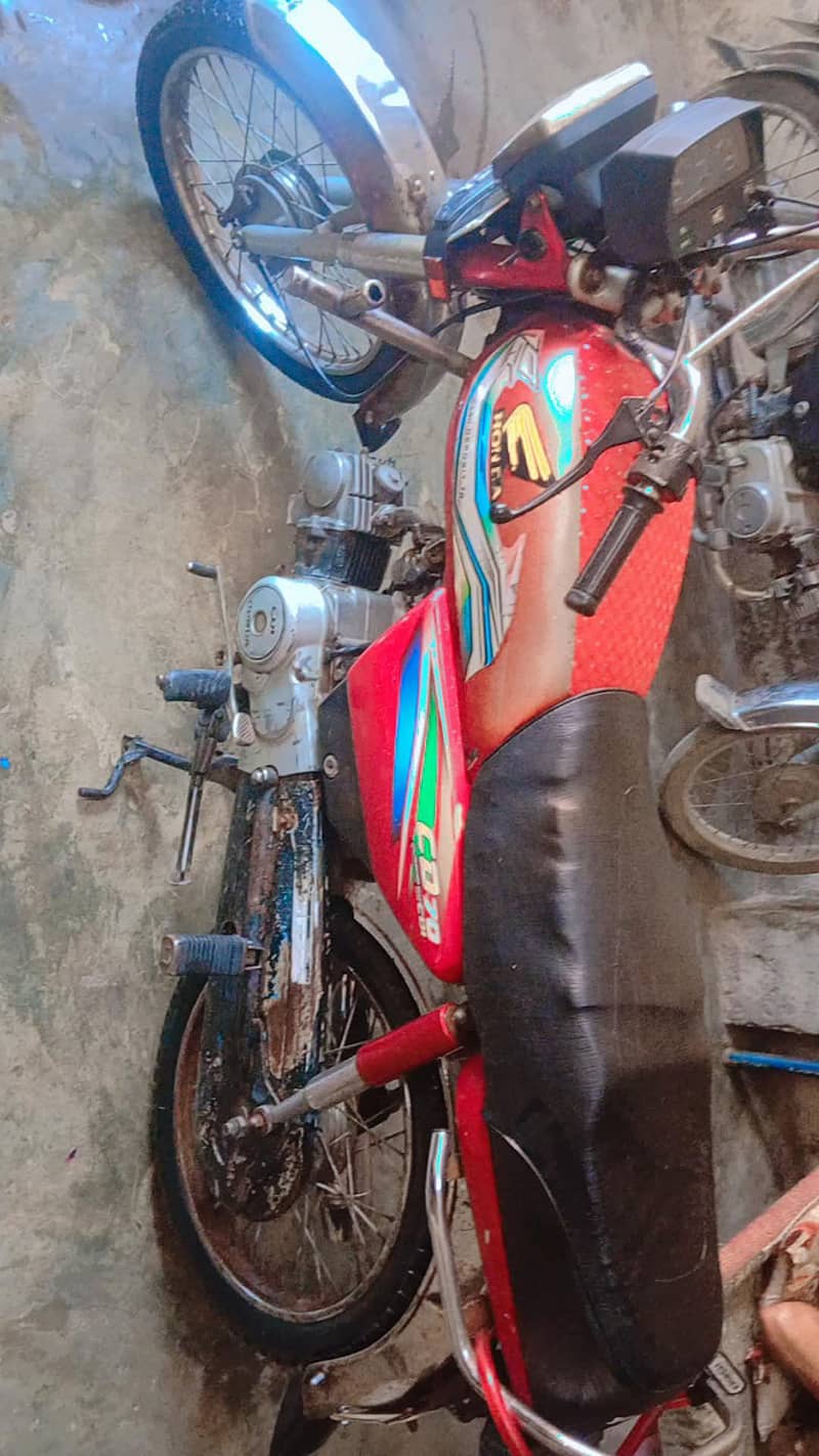 Honda CD70 0