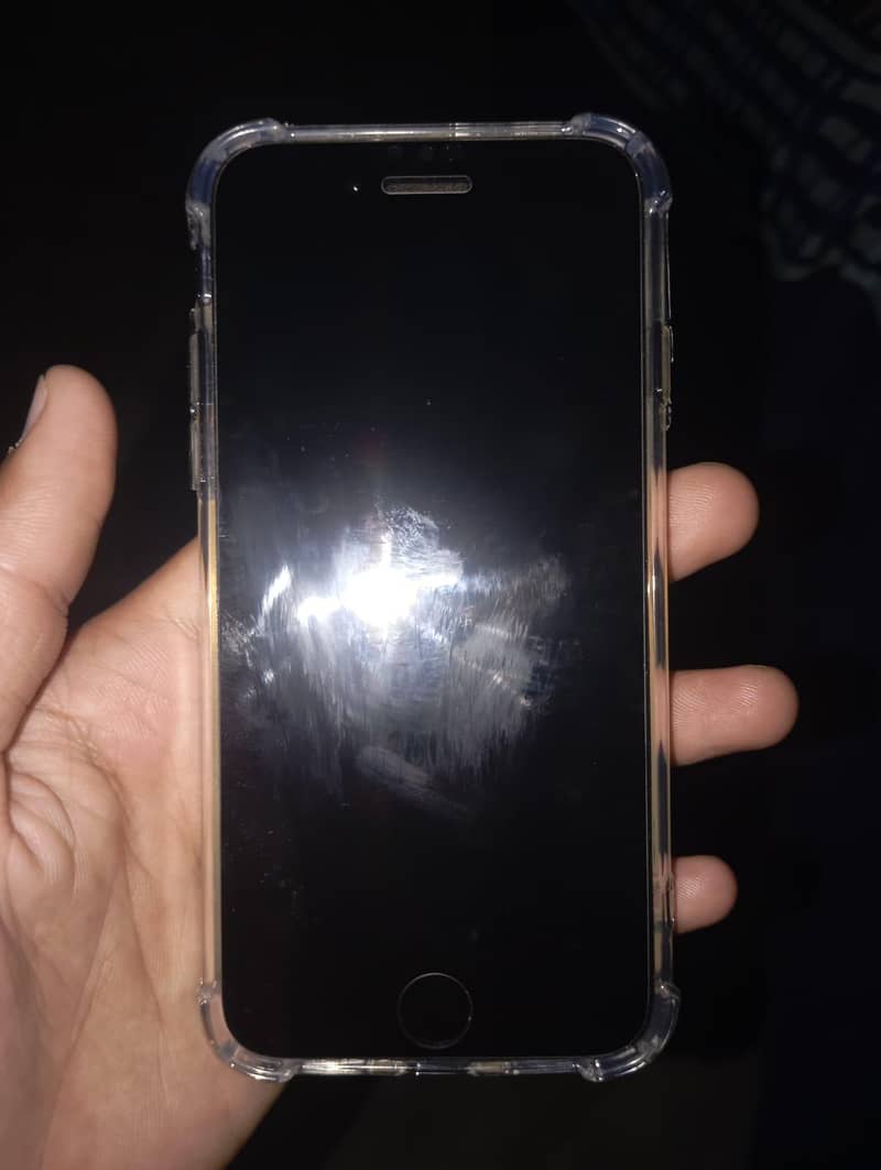 Apple iPhone 7 0