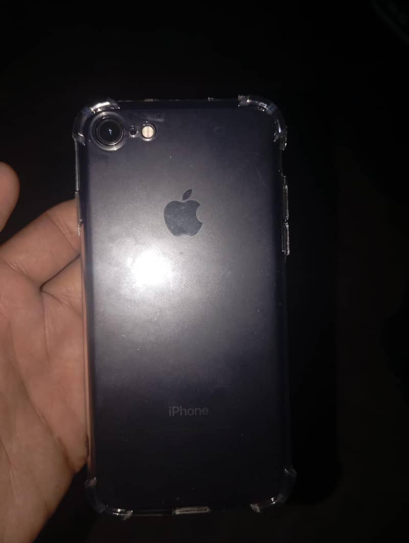 Apple iPhone 7 1