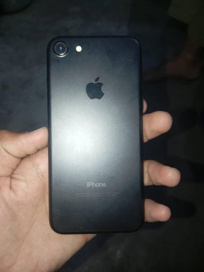Apple iPhone 7 3